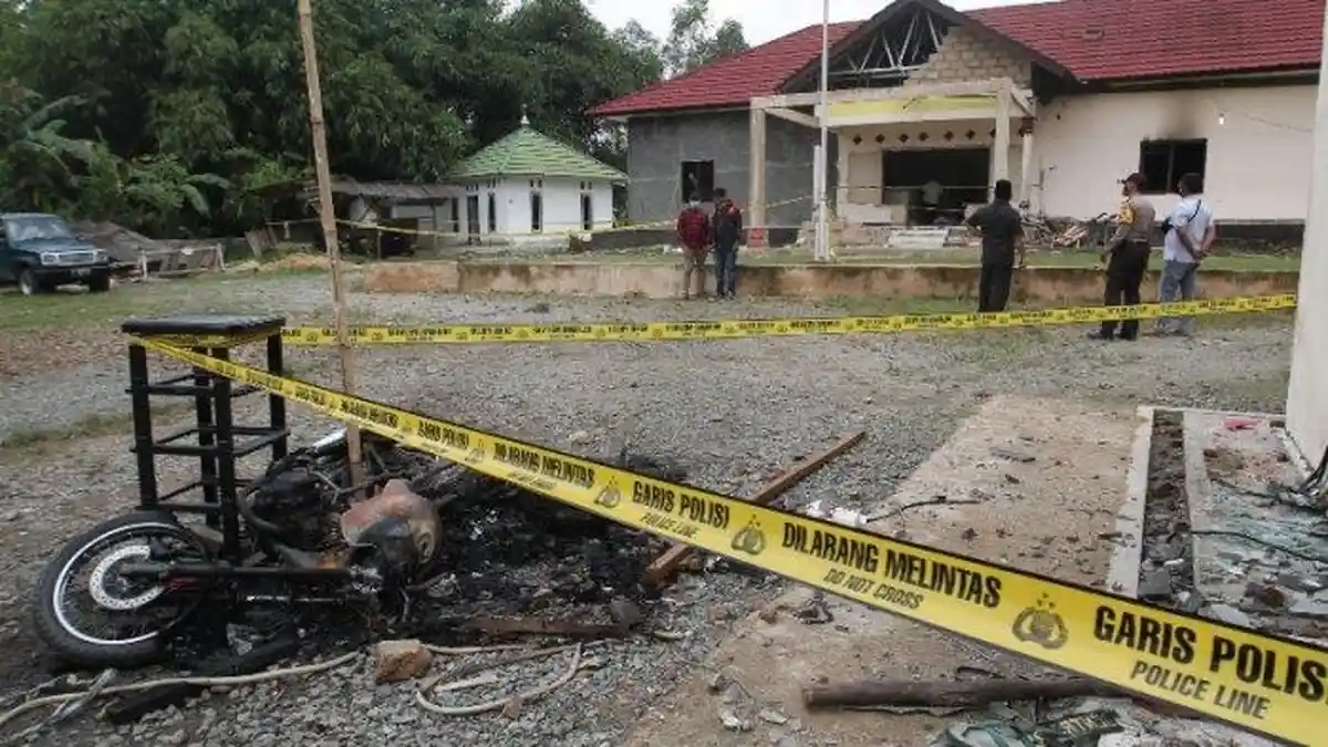 Kronologi Kantor Polisi di Lampung Dibakar Warga Gara-gara Begal, 2 Kanit Kabur Selamatkan Diri