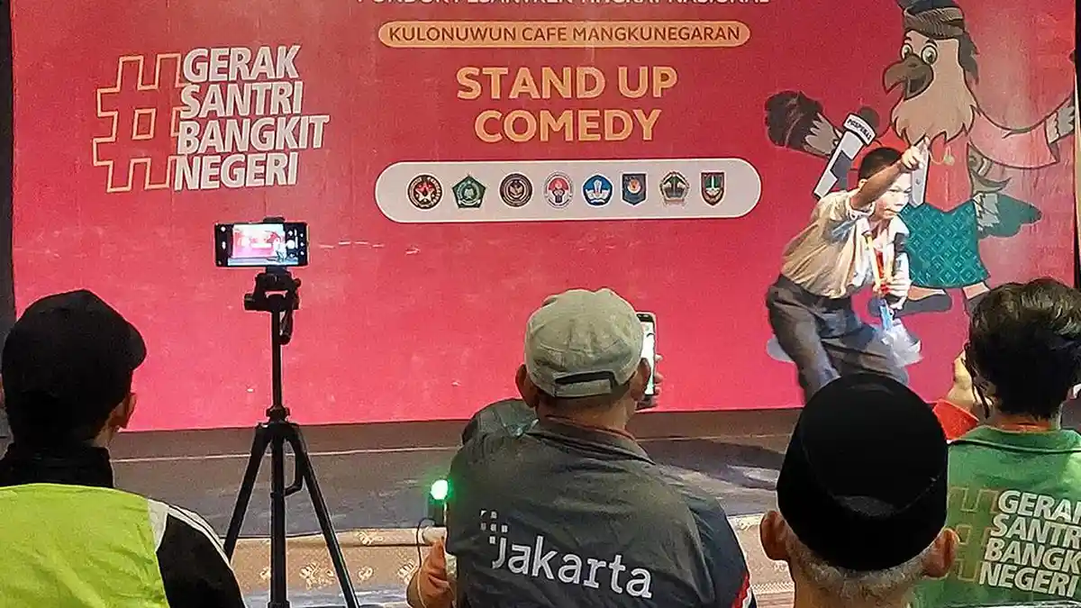 Santri 9 Provinsi Lomba Adu Kelucuan Stand Up Comedy Pospenas IX Solo, Durasi 10 Menit