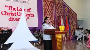 SUKACITA-Rektor-IAKN-Manado-Dr-Olivia-Cherly-Wuwung.jpg