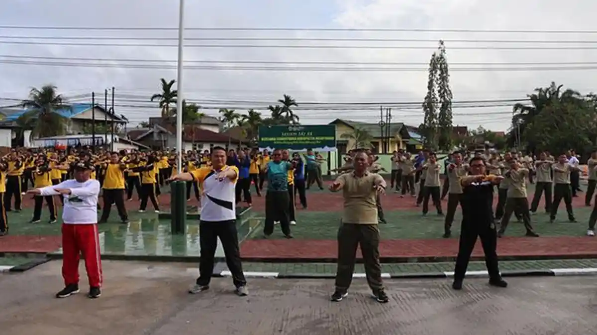 Wabup Mempawah Berbaur Ikuti Senam Bersama Forkopimda di Makodim 1201/Mph