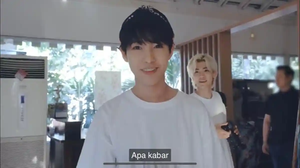 Idol Kpop Ini Kenakan Coba Membatik Hingga Blangkon Saat Kunjungi Museum Tekstil Jakarta