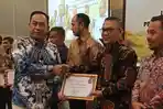 BPKK-terima-penghargaan-dari-BPJS.jpg