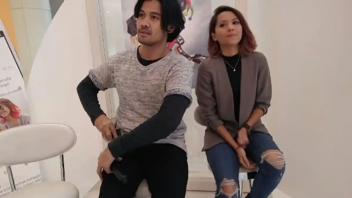Emosi Chicco Jerikho Naik-Turun Dampingi Lala Karmela Melahirkan