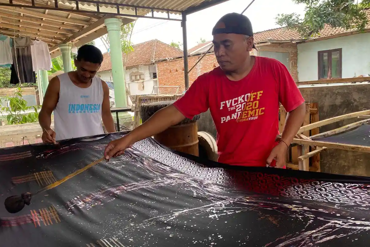 Bangkit di Masa Pandemi, Guru PPPK di Bondowoso Sukses Bangun Usaha Batik “Wonokasih House”