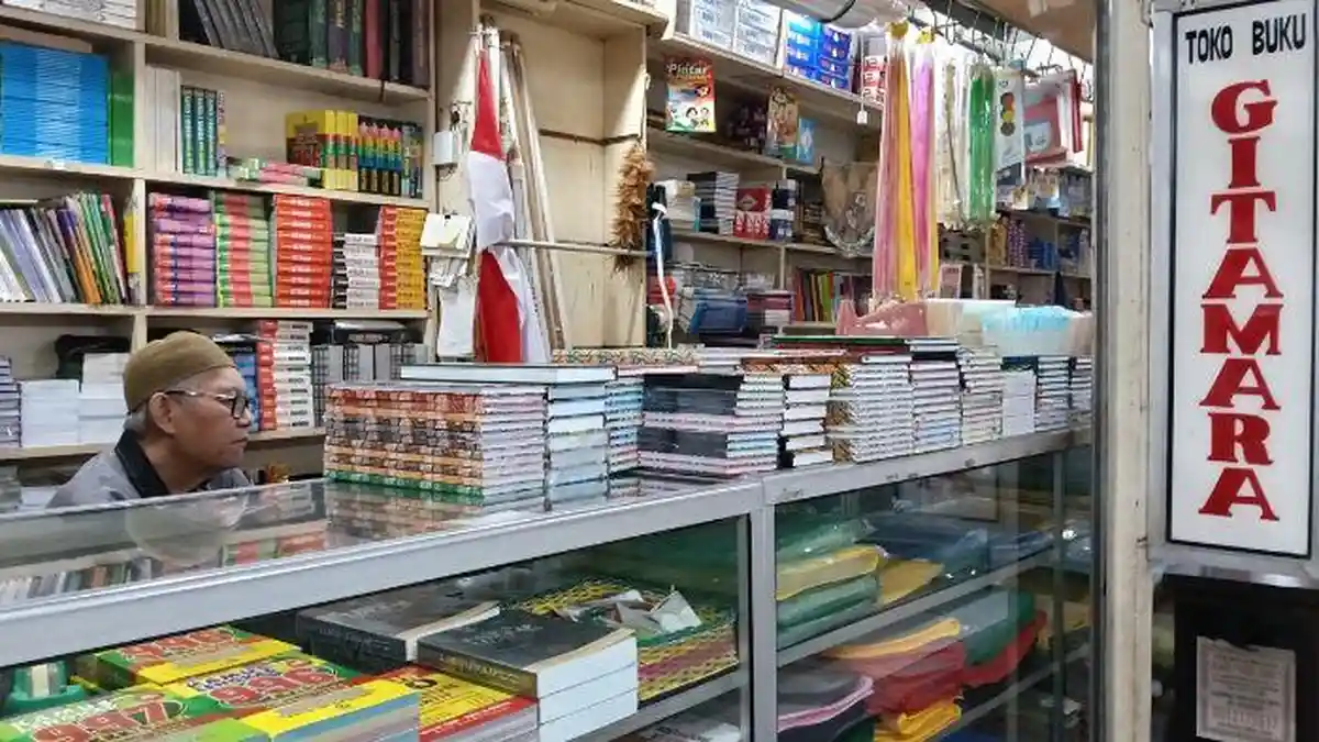 Pedagang Buku Balikpapan Khawatir Buku Tulis Ditinggalkan, Sebut Laptop dan Internet Jadi Penyebab - Tribunkaltim.co