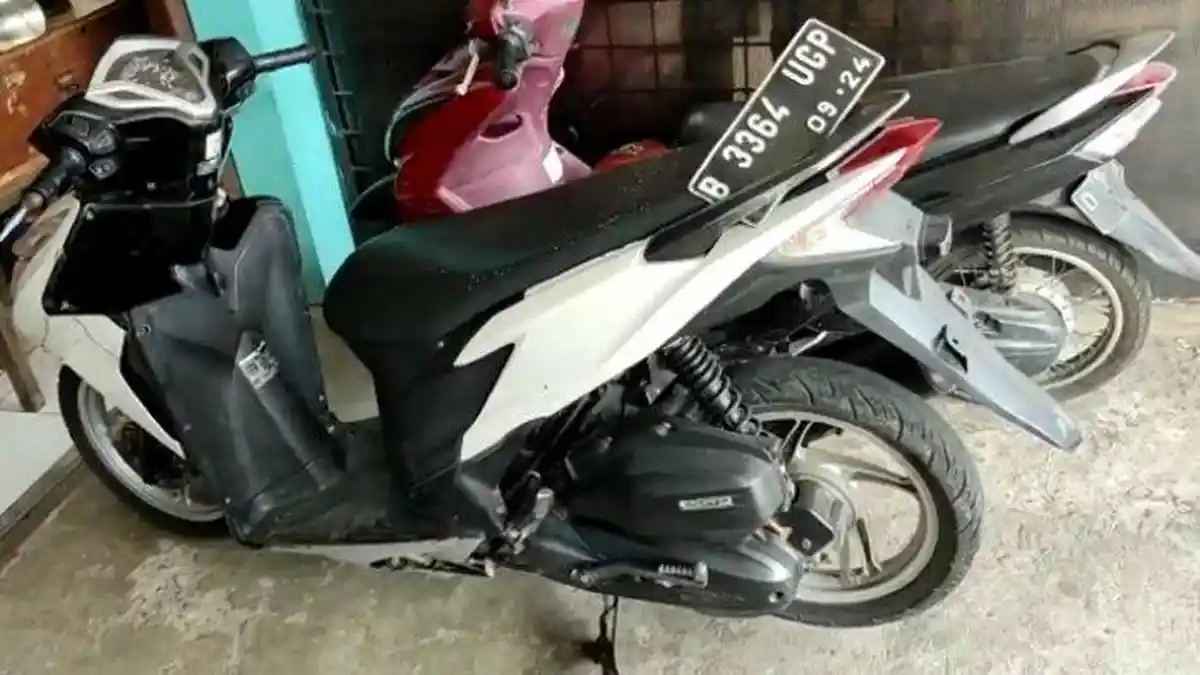 Maling Tabung Gas di Sukmajaya Depok Bisa Kabur dari Kejaran Warga, Tapi sepeda Motornya Ditinggal