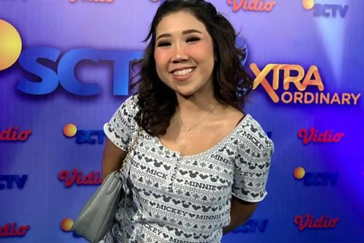 Pernah Dicium Ariel NOAH, Reza Rahadian dan Refal Hady, Kiky Saputri Dijuluki Penakluk Pria Tampan