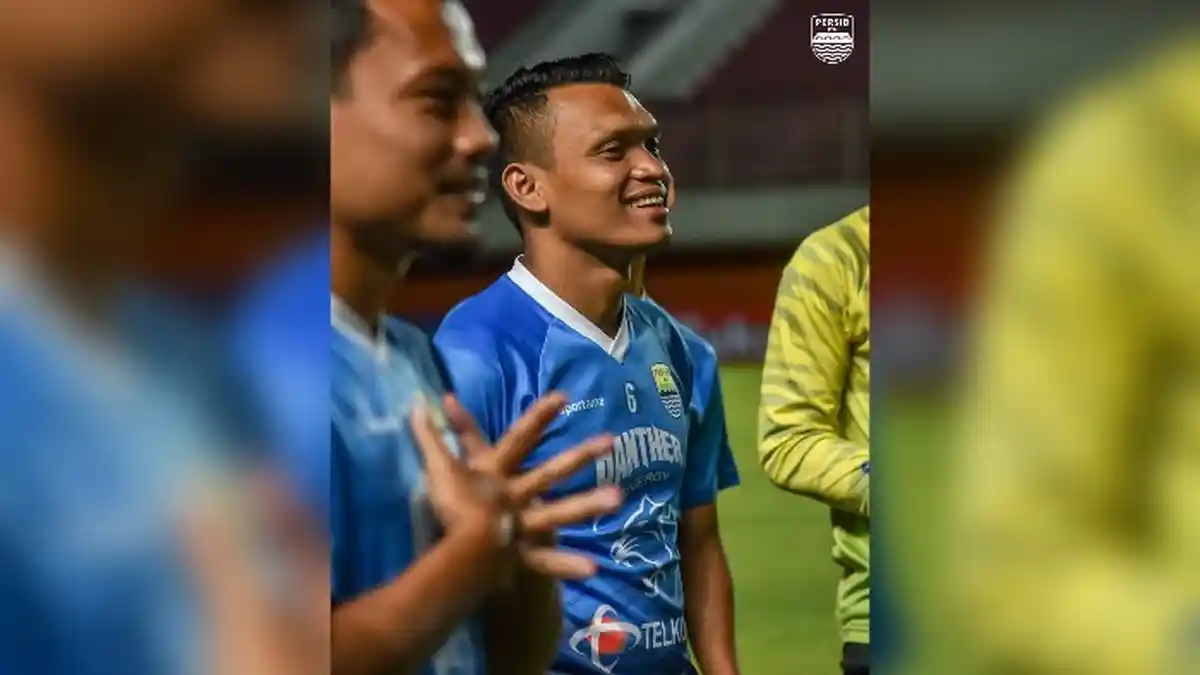 Selain Rambut, Penampilan Ferdinand Sinaga Kali Ini Berbeda Pakai Nomor Punggung 6, Ini Artinya