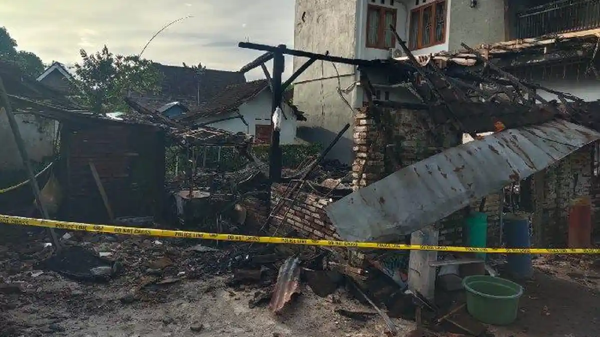 Rumah Semi Permanen di Jembrana Bali Hampir Ludes Terbakar, Api Merembet ke Rumah Tetangga