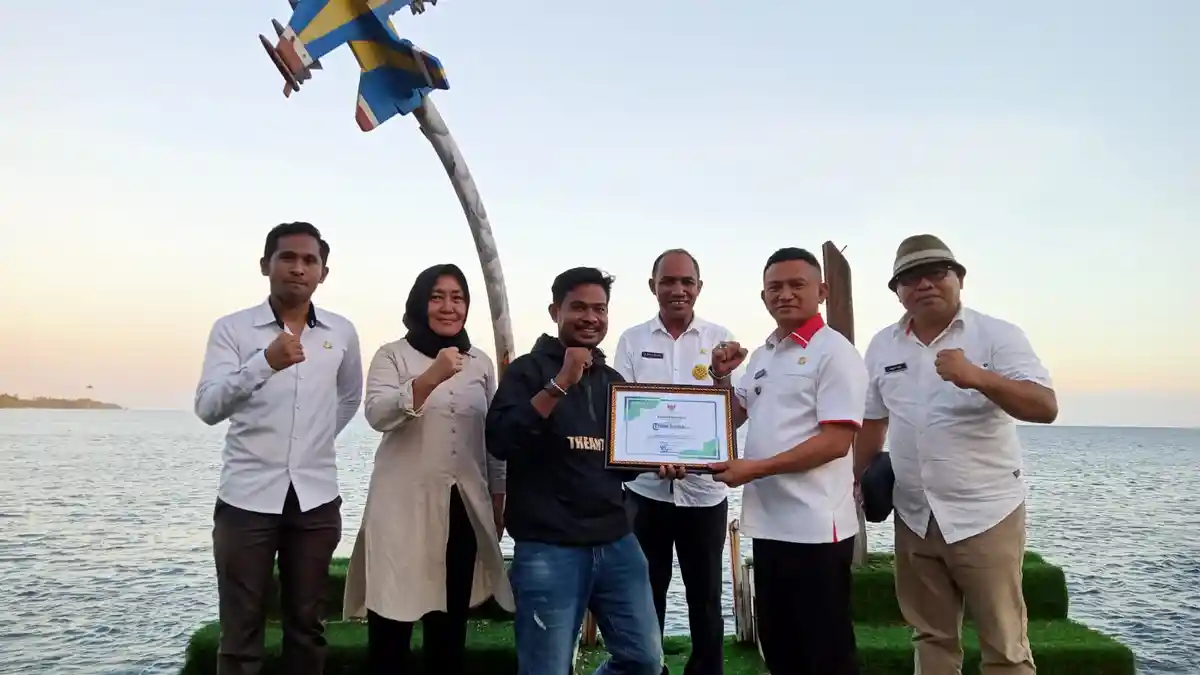 Intens Beritakan Wisata Morotai, Tribunternate.com Dapat Penghargaan