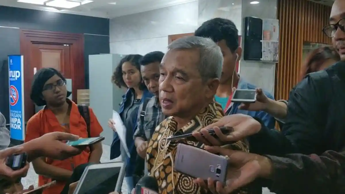Mantan Petinggi KPK Jadi Tim Pengacara Bambang Trihatmodjo, Busyro Muqoddas Dikritik Pukat UGM