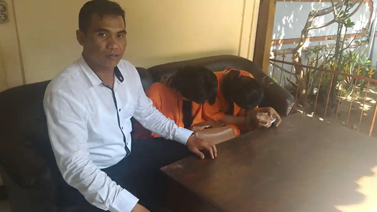 Dua Perempuan Muda Curi Perhiasan dan Kamera, Hasilnya Dipakai Makan