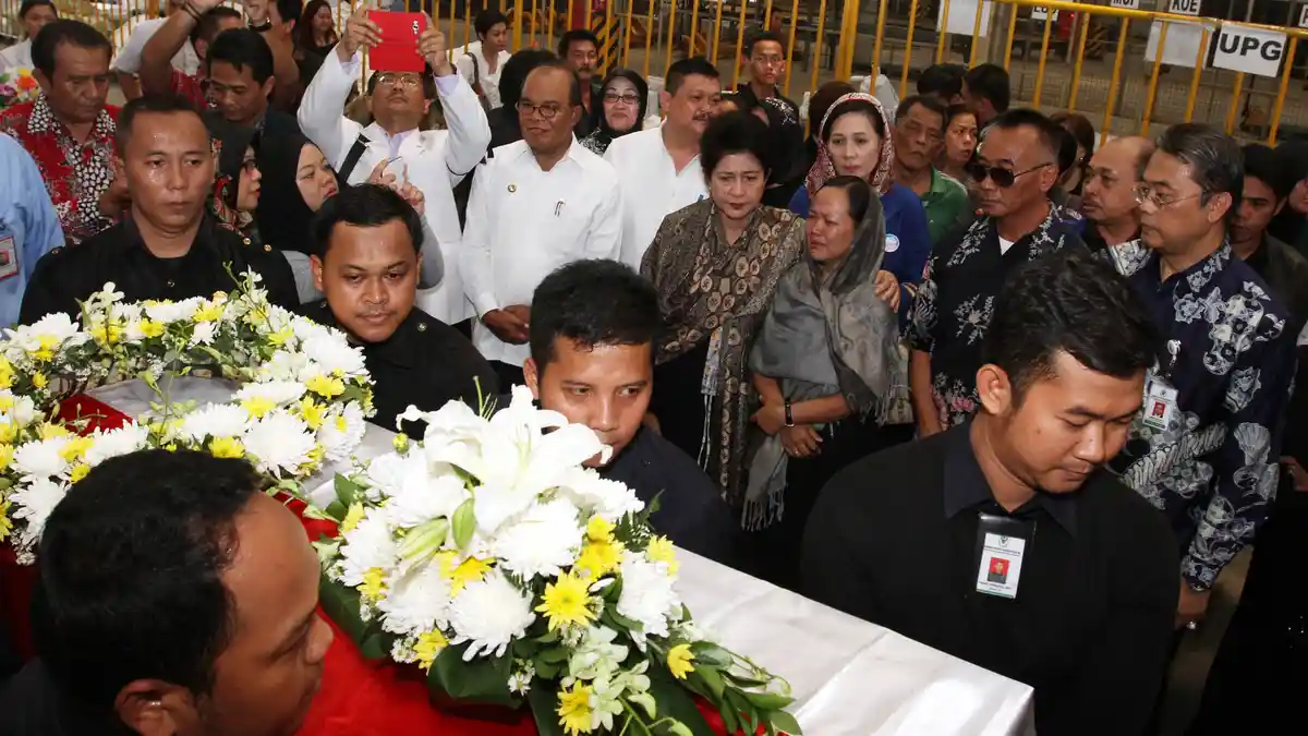 Gajinya Belum Cair, Dokter Andra Batal Traktir Makan Keluarga Besarnya
