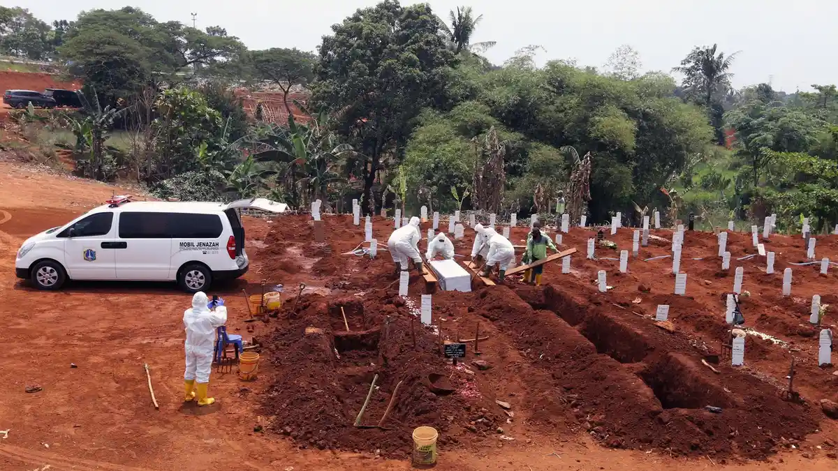 2 Minggu Terakhir, Petugas TPU Pondok Ranggon Makamkan 40 Jenazah Pasien Covid-19 per Hari