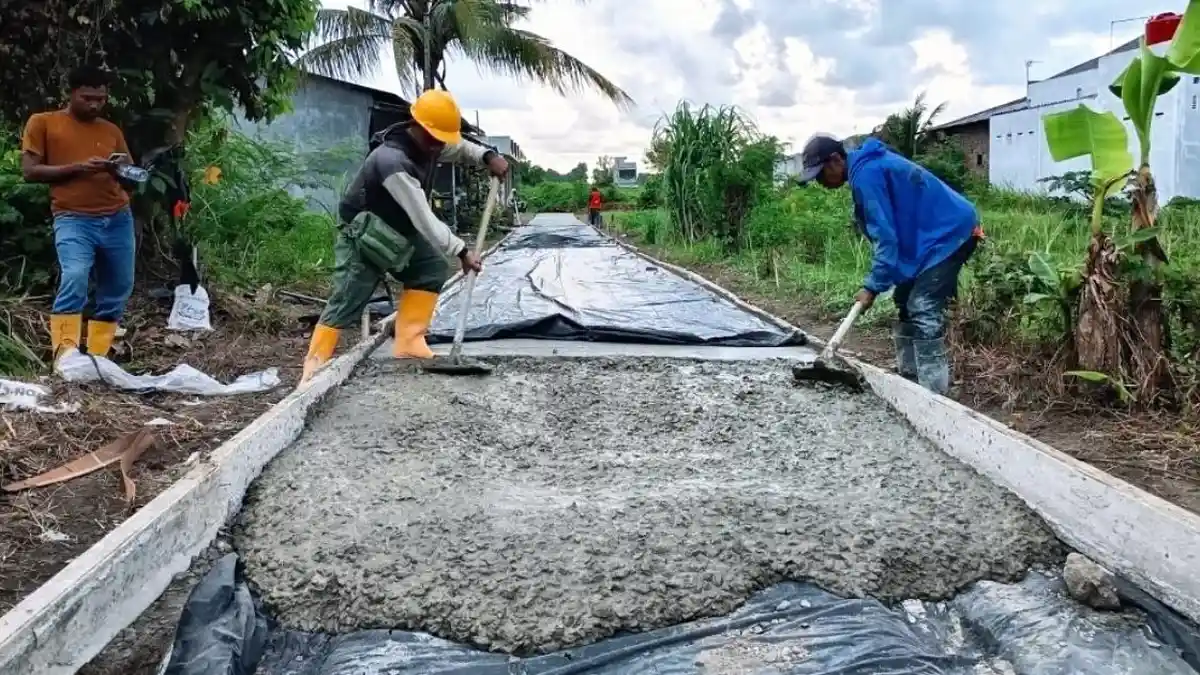 Jalan-jalan Rusak Marelan dalam Gang Dikebut SDABMBK Medan, Bangun Rigit Beton dan Aspal Hotmix