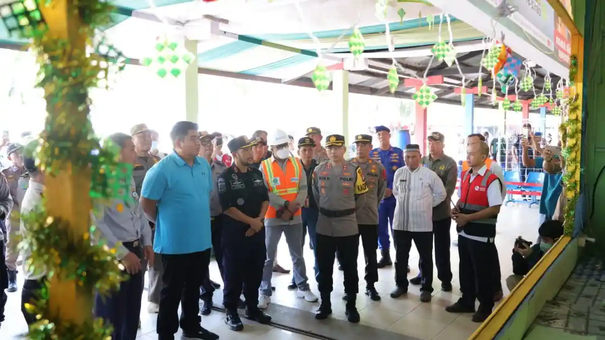 Bupati Bintan Tinjau Pasar Murah, Pos Pengamanan hingga Pelabuhan Jelang Lebaran