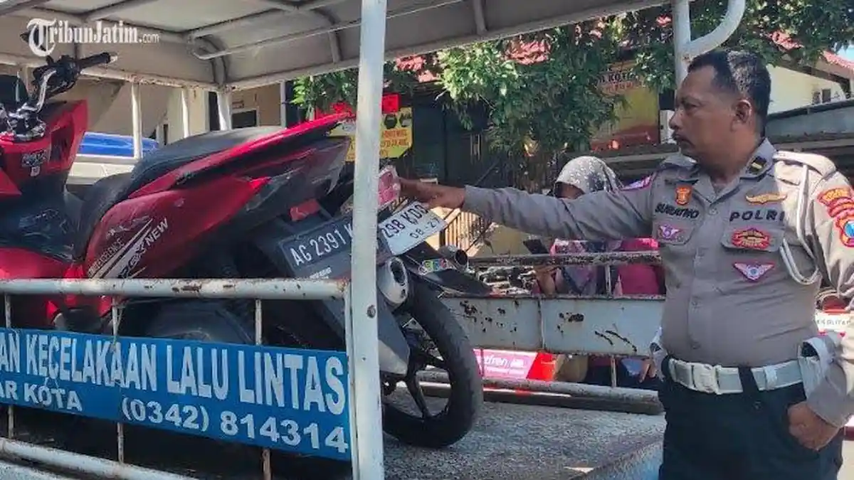 Kecelakaan Jupiter MX Vs PCX, 2 Pengendara Terpental, 1 Tewas