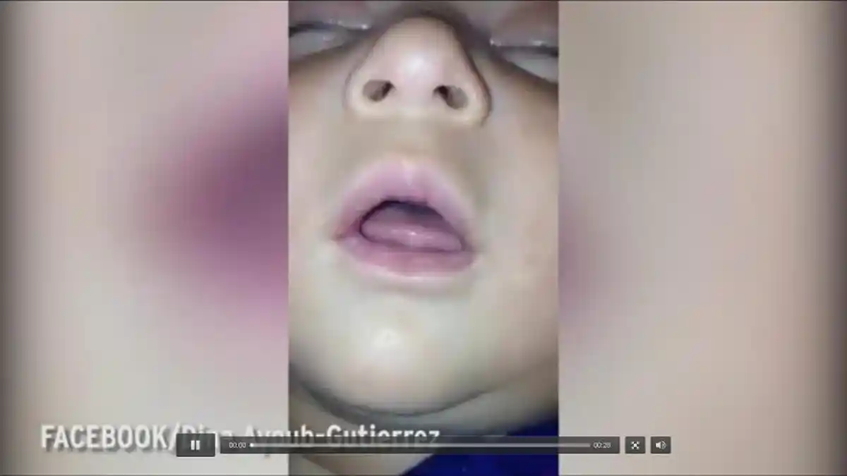 Meski Sedang Tidur, Mulut Bayi Ini Seolah Sedang Menyusu