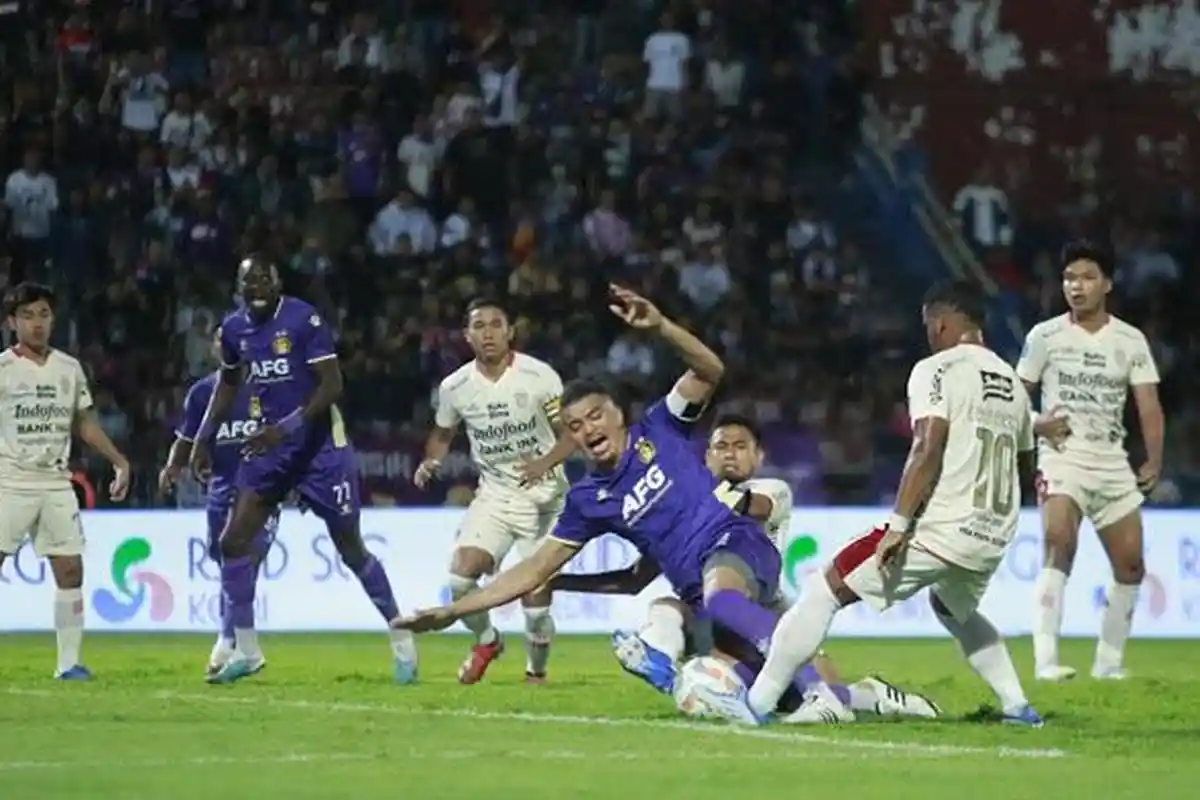 Laga Persik Kediri vs Bali United Banjir Kartu Kuning, Macan Putih Sukses Menang Lewat Gol Penalti