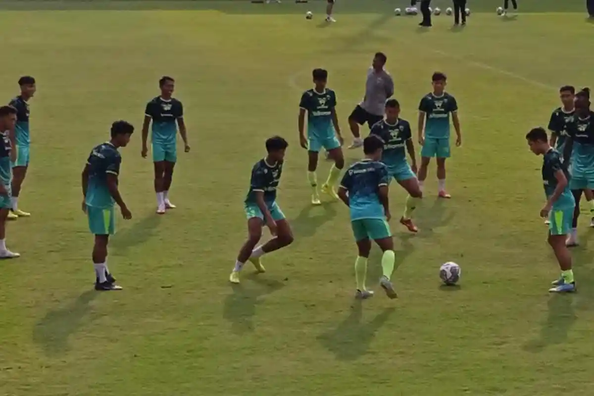 Jelang Laga Persib Bandung vs Arema FC, Teja Paku Alam Raih 2 Gelar Sekaligus