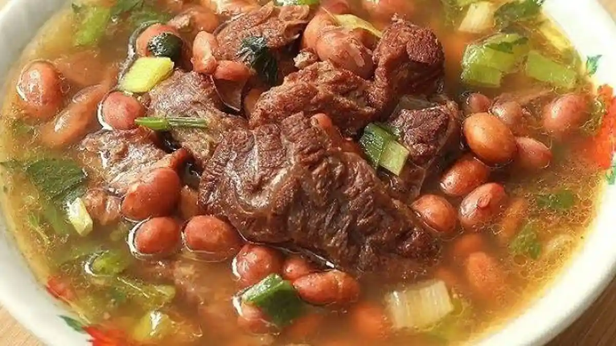Resep Sup Brenebon Kaki Babi untuk Sajian Natal dan Tahun Baru