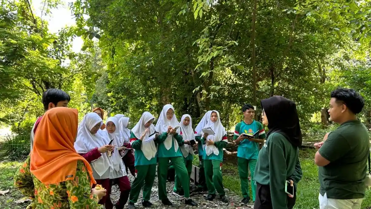 Tanaman Obat Mengawali Kelas Edukasi Tahun 2024 di Kebun Raya Purwodadi