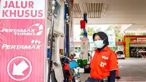 ilustrasi-bbm-berkualitas-dari-pertamina-dengan-pertamax-series-dan-dex-series.jpg