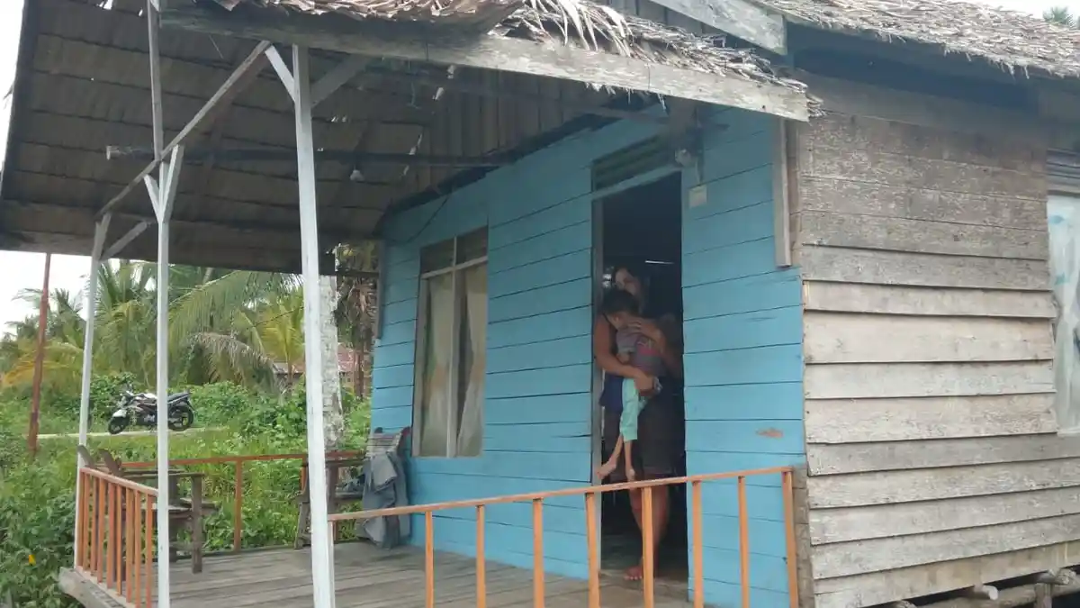 KISAH Keluarga di Kubu Raya Tinggal di Rumah 4x6 Meter Beratapkan Daun! Terguncang dan Nyaris Roboh