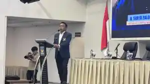 NASDEM-SULSEL-Syaharuddin-Alrif-tengah.jpg