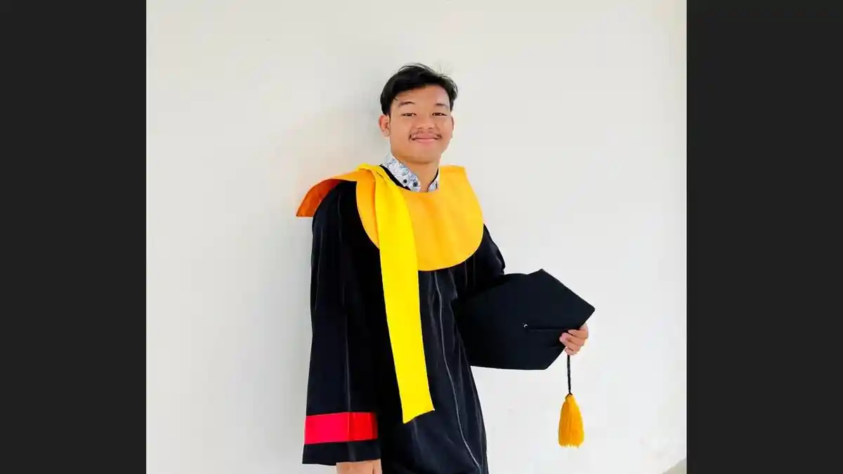 Kisah Hasbunallah Haris Meraih Wisudawan Aktivis FAH ke-92 UIN Imam Bonjol Padang 