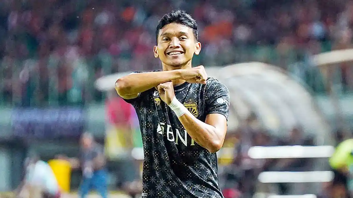 Dendy Sulistyawan Semakin Termotivasi Setelah Cetak Gol Perdana ke Gawang Andritany Ardhiyasa