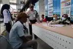 Persiapan Operasi Ketupat 2026: Polisi Gelar Ramp Check & Tes Urine Awak Bus Terminal Patria Blitar