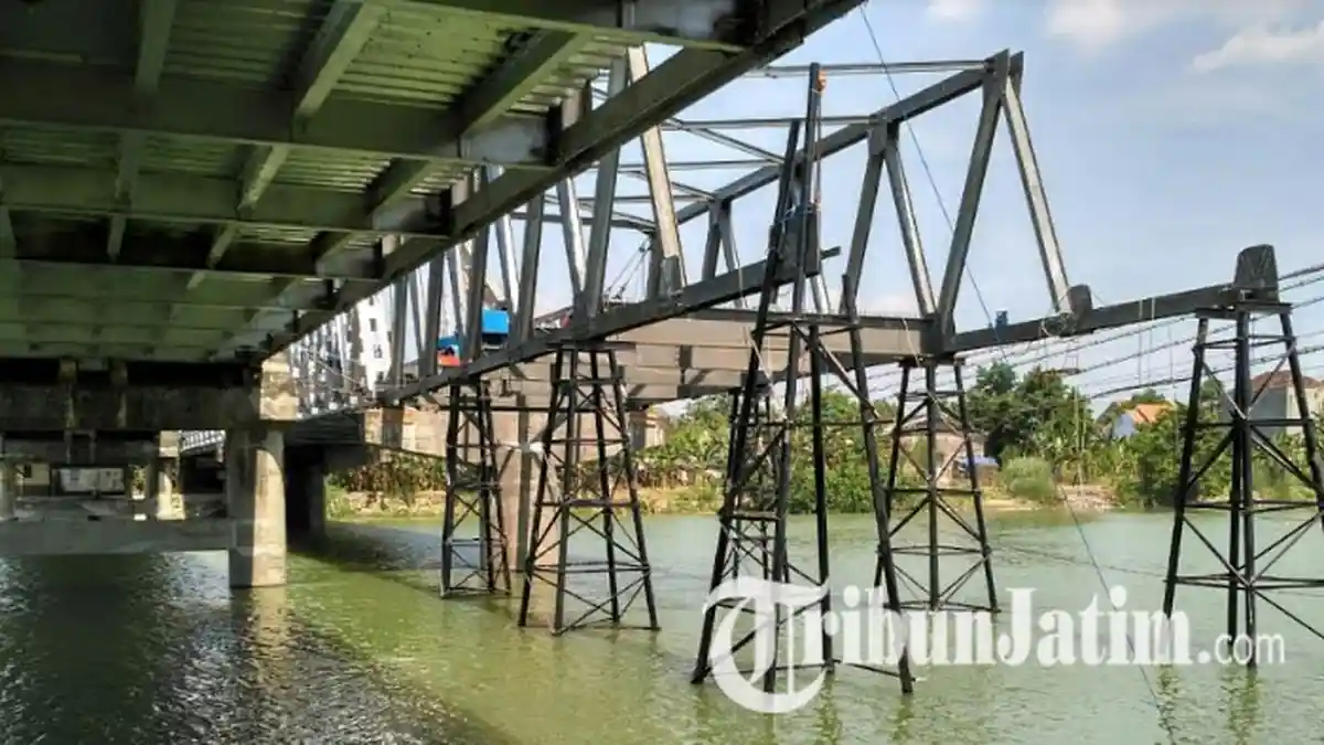 Baru 3 Segmen Perancah Terpasang, Menteri PUPR Minta Kebut Pembangunan di Jembatan Widang