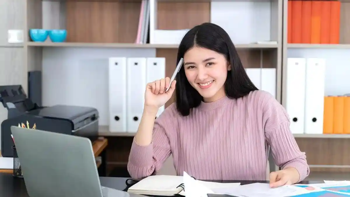 Punya Hobi Membaca, Ini 4 Zodiak yang Diprediksi Jadi Cerdas di Tahun 2024