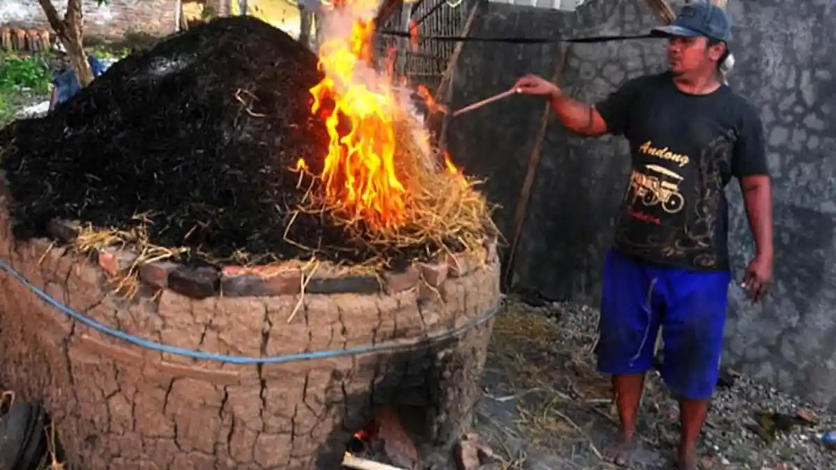 Mengintip Industri Kreatif di Kampung Cobek Mlaten Bumi Majapahit