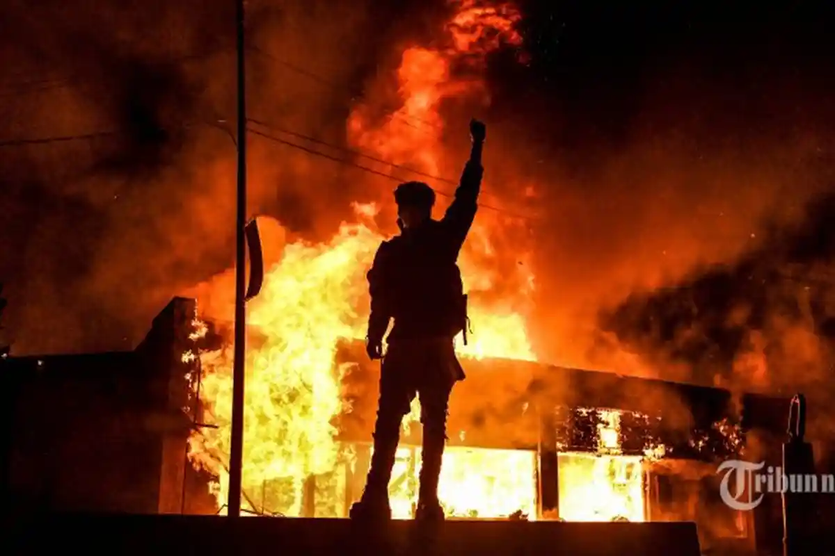 Ribuan Orang di London Memberikan Dukungan Kepada Demonstran AS Memprotes Kematian George Floyd