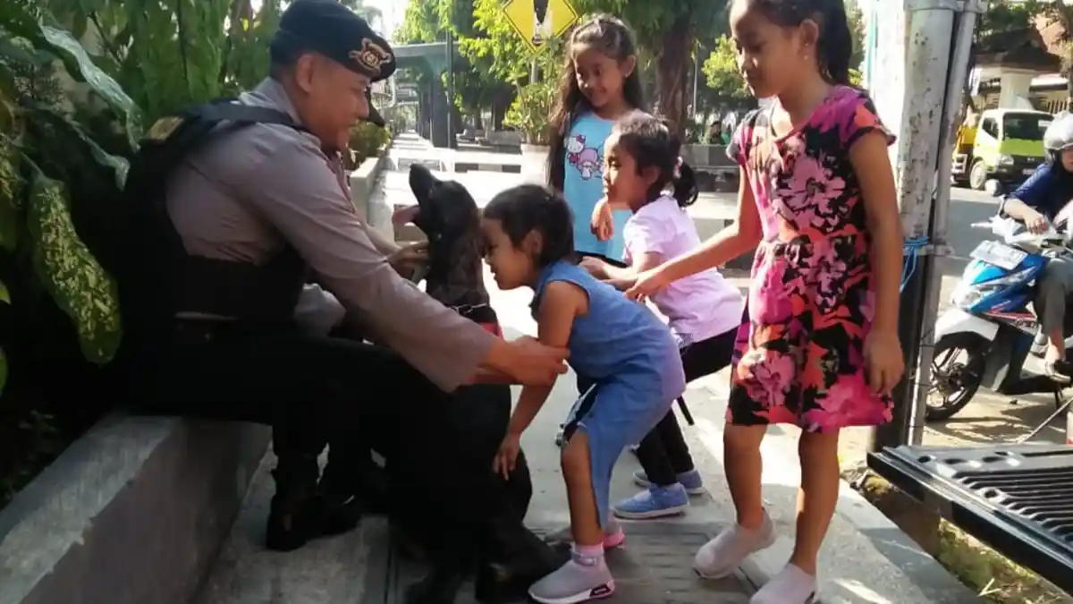 Mengenal K9 Polres Kebumen, Tarra dan Boy Anjing Pelacak Bahan Peledak yang Ramah