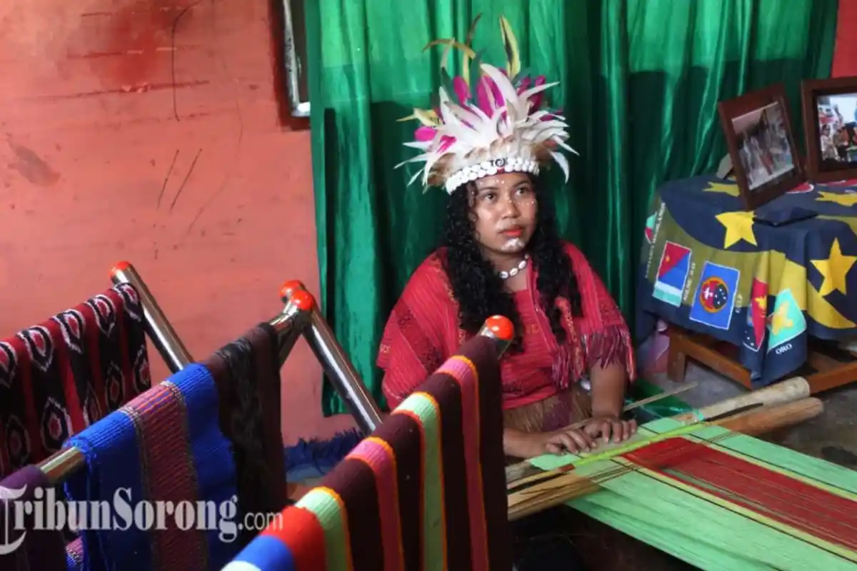 SPIRIT Perempuan Papua, Hidupi Keluarga dengan Menenun
