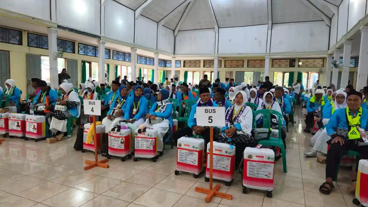 217 Calon Haji dari Pangandaran Dilepas Bupati Citra Pitriyami