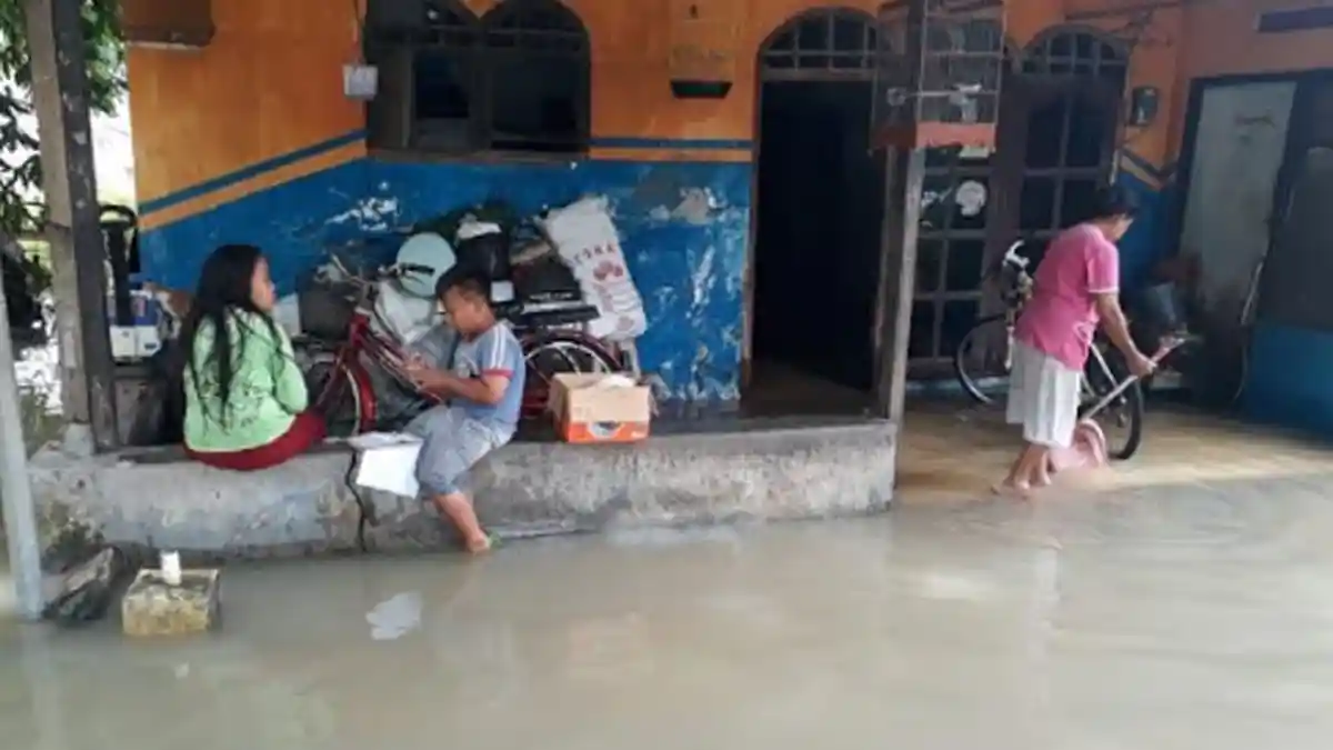 Mendadak Banjir Sungai Brantas Masuk ke Pemukiman Warga di Gresik, Ecoton Beber Dugaan Penyebabnya