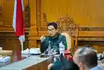 Bupati-Wayan-Adi-Arnawa-saat-memimpin-rapat-evaluasi-implementasi-program-Mantap-Nak.jpg