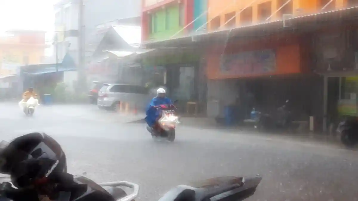 Doa Ketika Turun Hujan dan Mendengar Petir, Dibaca Agar Selamat dari Bencana dan Jadi Berkah