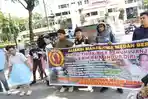 Puluhan-orang-yang-bergabung-dalam-Aliansi-Mahasiswa-Medan.jpg