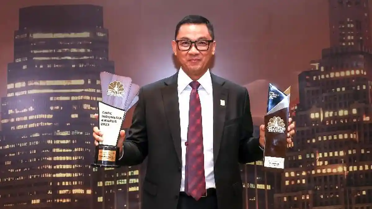 Dirut PLN Darmawan Prasodjo Kembali Dinobatkan Jadi CEO of The Year!