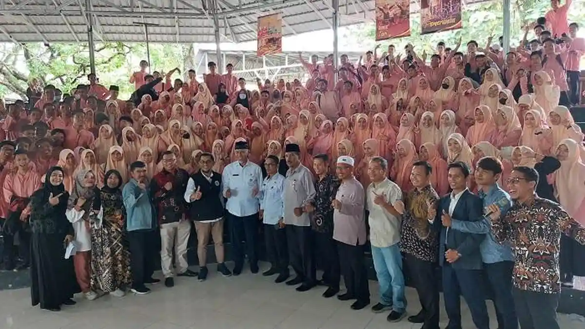 Peradi Goes to School Dihadiri Siswa SMKN 4, 7 & 8 Padang, Gubernur Mahyeldi: Terima Kasih Peradi