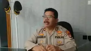 Kapolsek-Duren-Sawit-Kompol-Martson-Marbun-menegaskan-perihal-kasus-siswi-yang-hilang.jpg