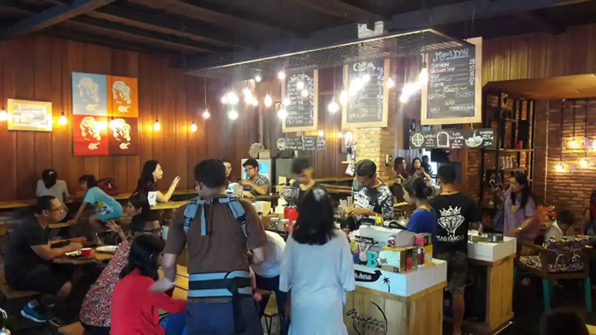 Kedai Kopi di Tarutung Tak Pernah Sepi Pembeli
