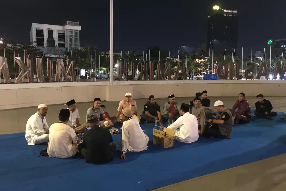 Bebas 15 Juli, Ilham AS Akan Buka Kafe Millennial di Masjid Amirul Mukminin Losari