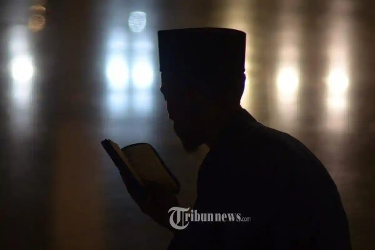 Amalam-amalan Menyambut Malam Lailatul Qadar, Sholat Malam hingga Baca Sholawat