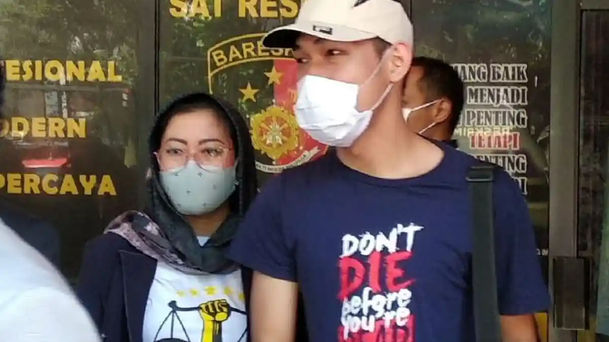 Baru Bebas dari Penjara, YouTuber Ferdian Paleka Berulah Lagi, Aksinya Tertawa Beri Pengakuan Begini